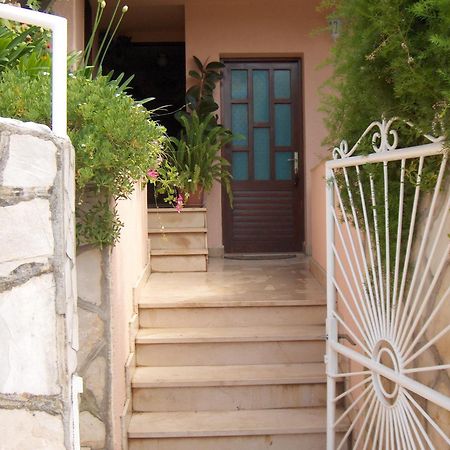 Guest House Roza Vrboska Chambre photo