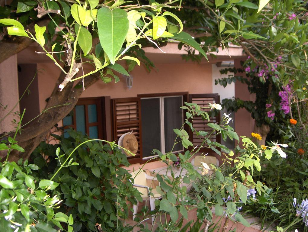 Guest House Roza Vrboska Chambre photo