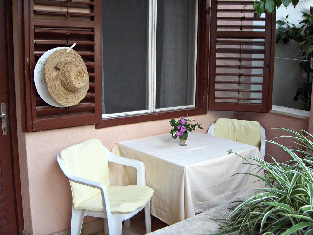 Guest House Roza Vrboska Chambre photo