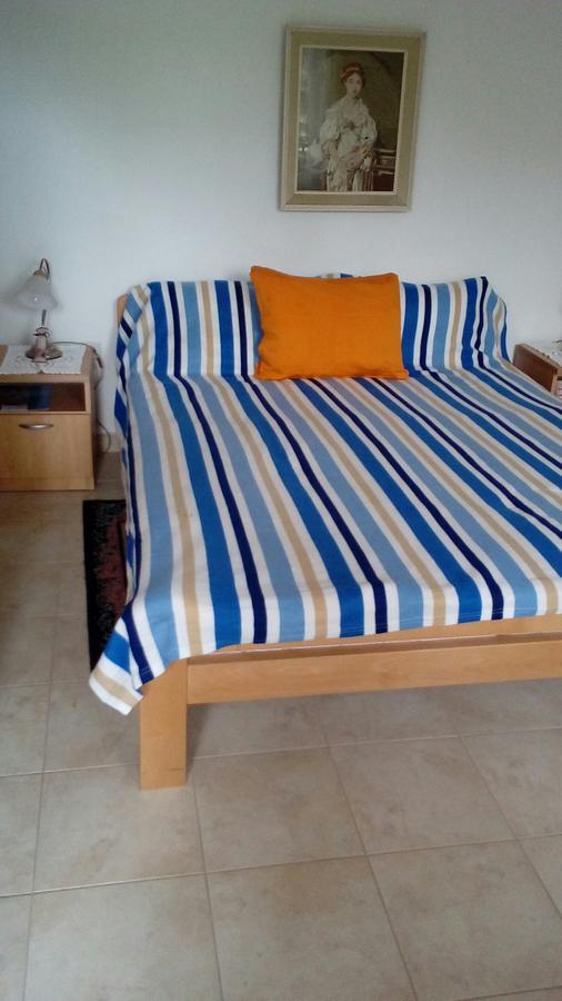 Guest House Roza Vrboska Extérieur photo